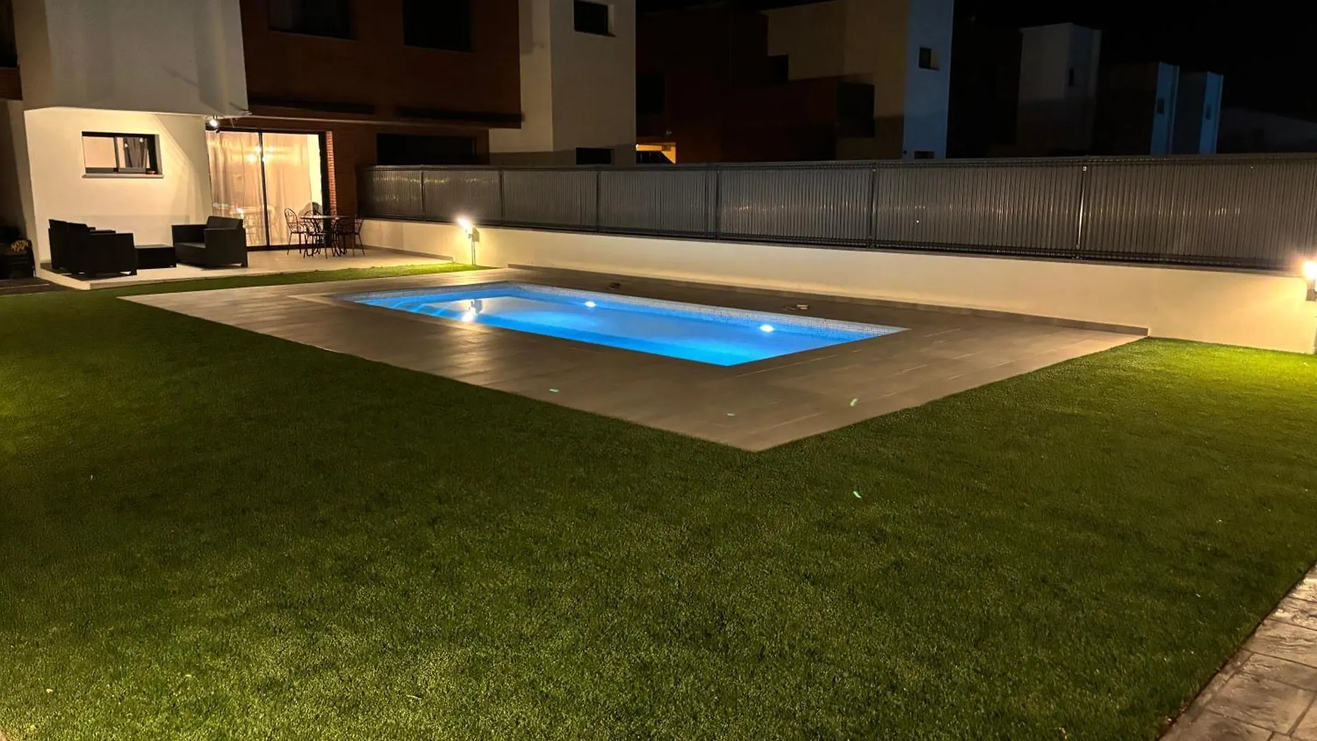 Holiday home Casa Con Piscina Y Parking En Roda De Bera
