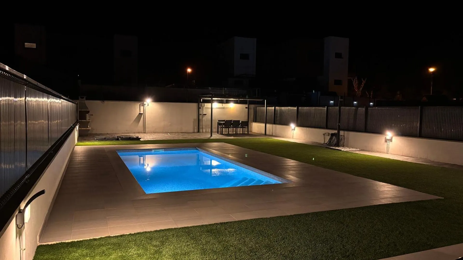 Holiday home Casa Con Piscina Y Parking En Roda De Bera