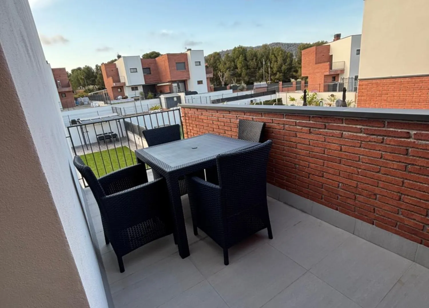 Casa Con Piscina Y Parking En Roda De Bera
