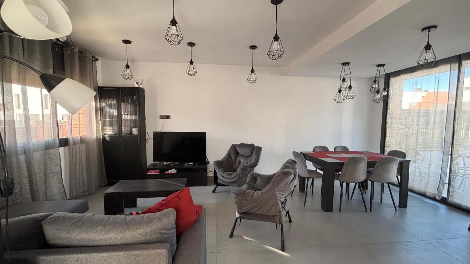 Casa Con Piscina Y Parking En Roda De Bera 0*,